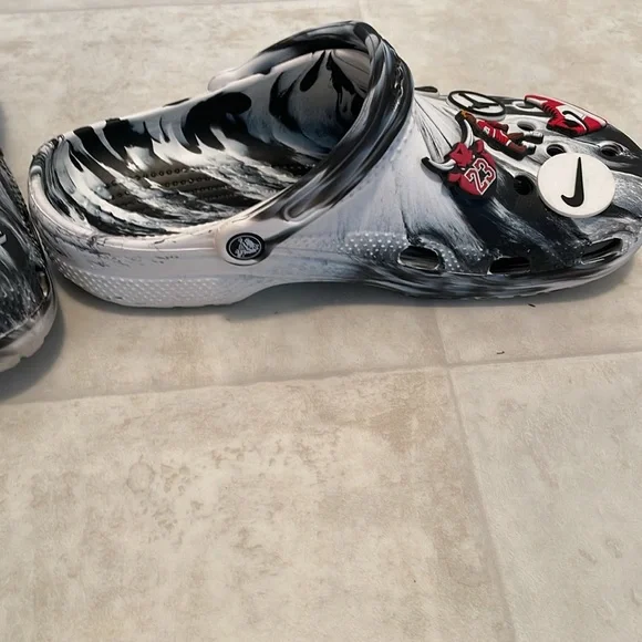 Crocs Classic Clog men’s size 9 - Picture 7 of 16